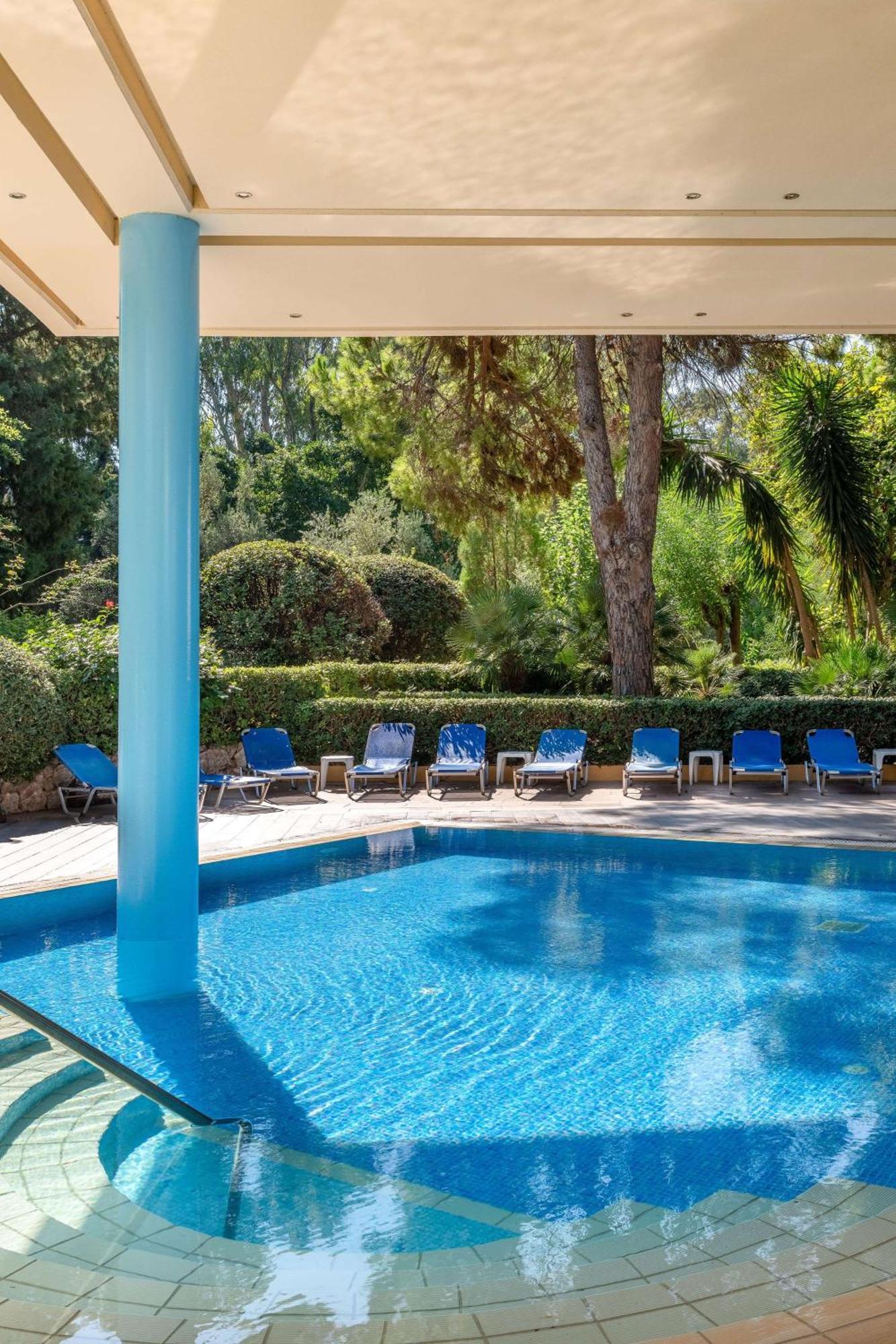 Dionysos Hotel 4*
