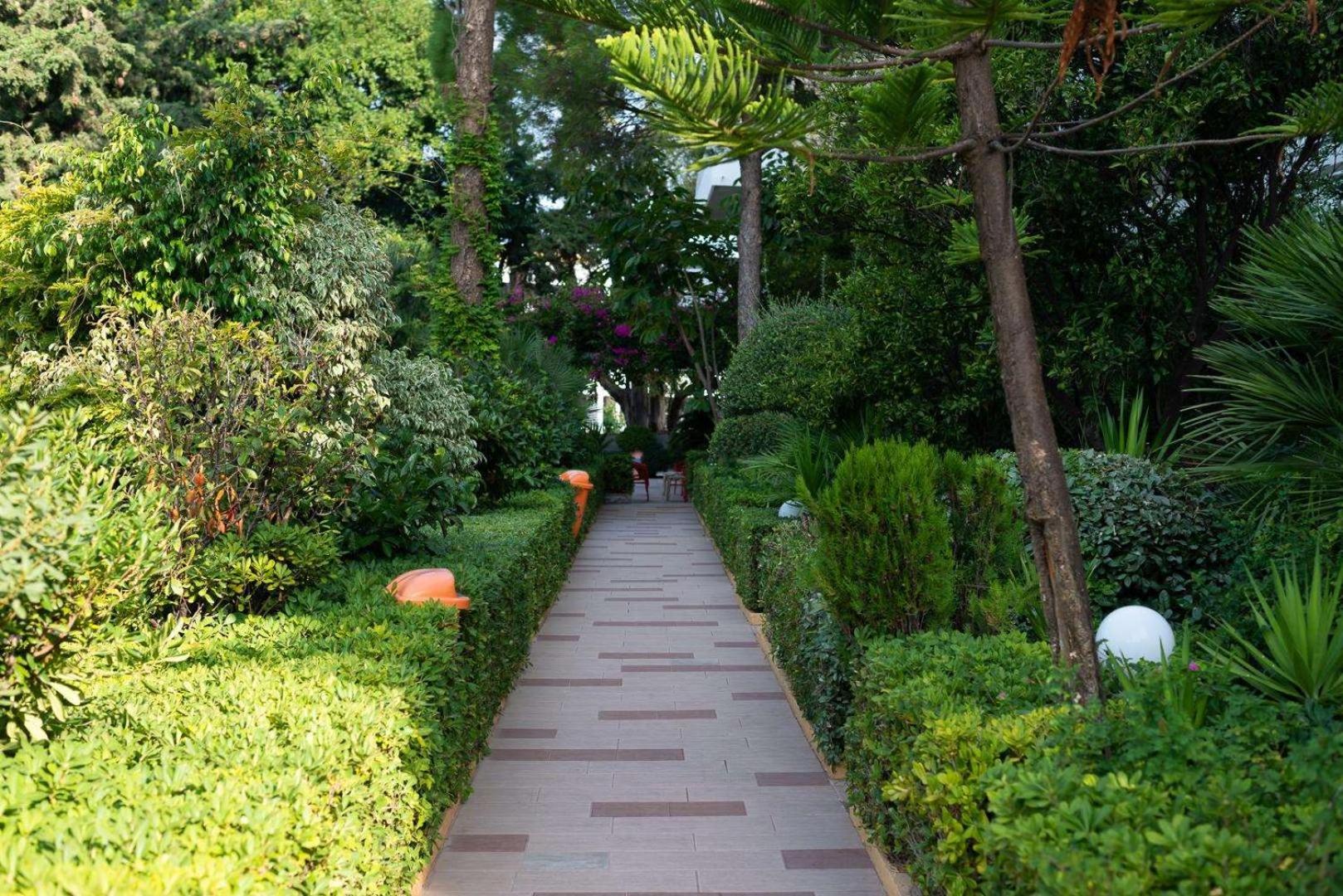 Dionysos Hotel
