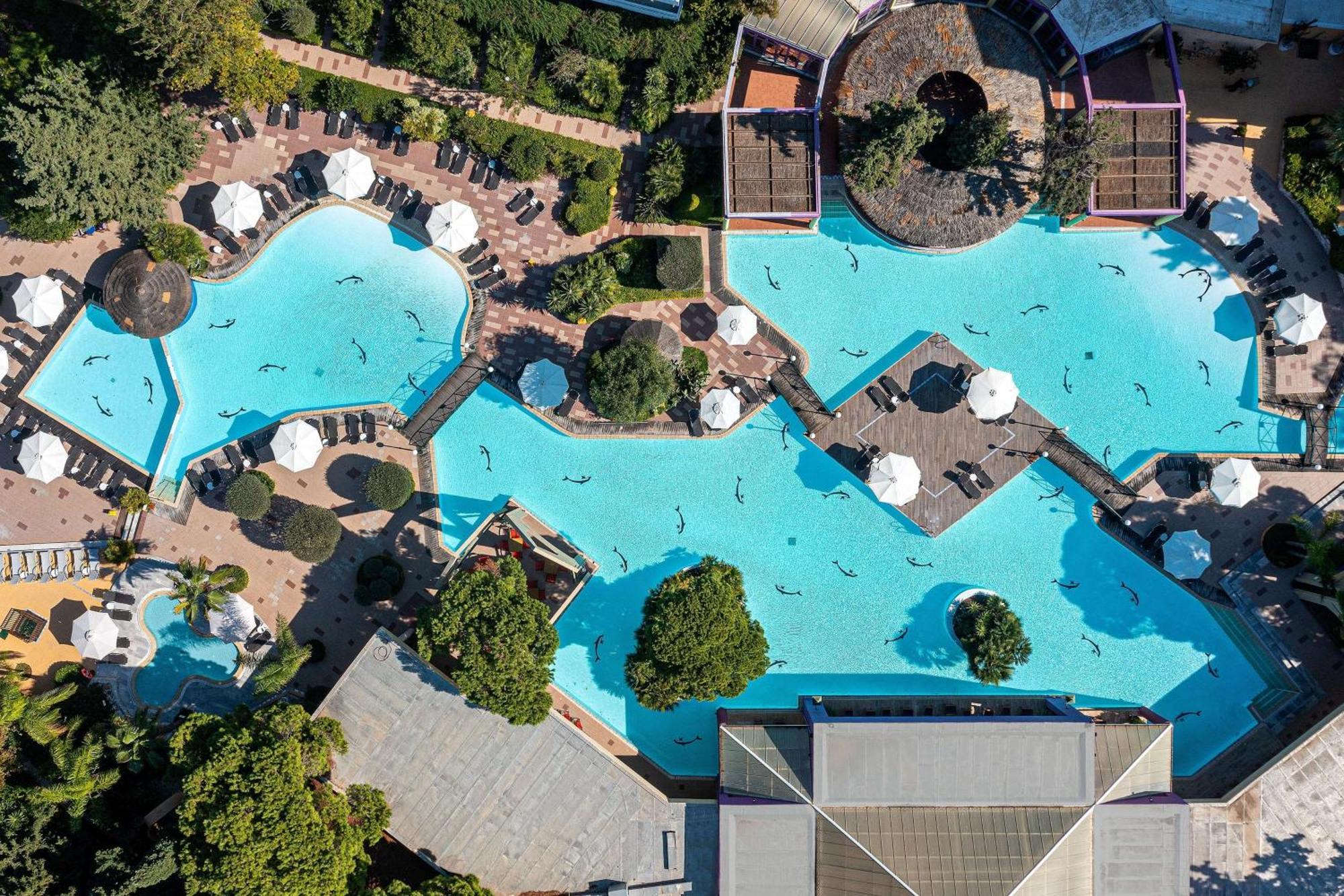 Dionysos Hotel 4*