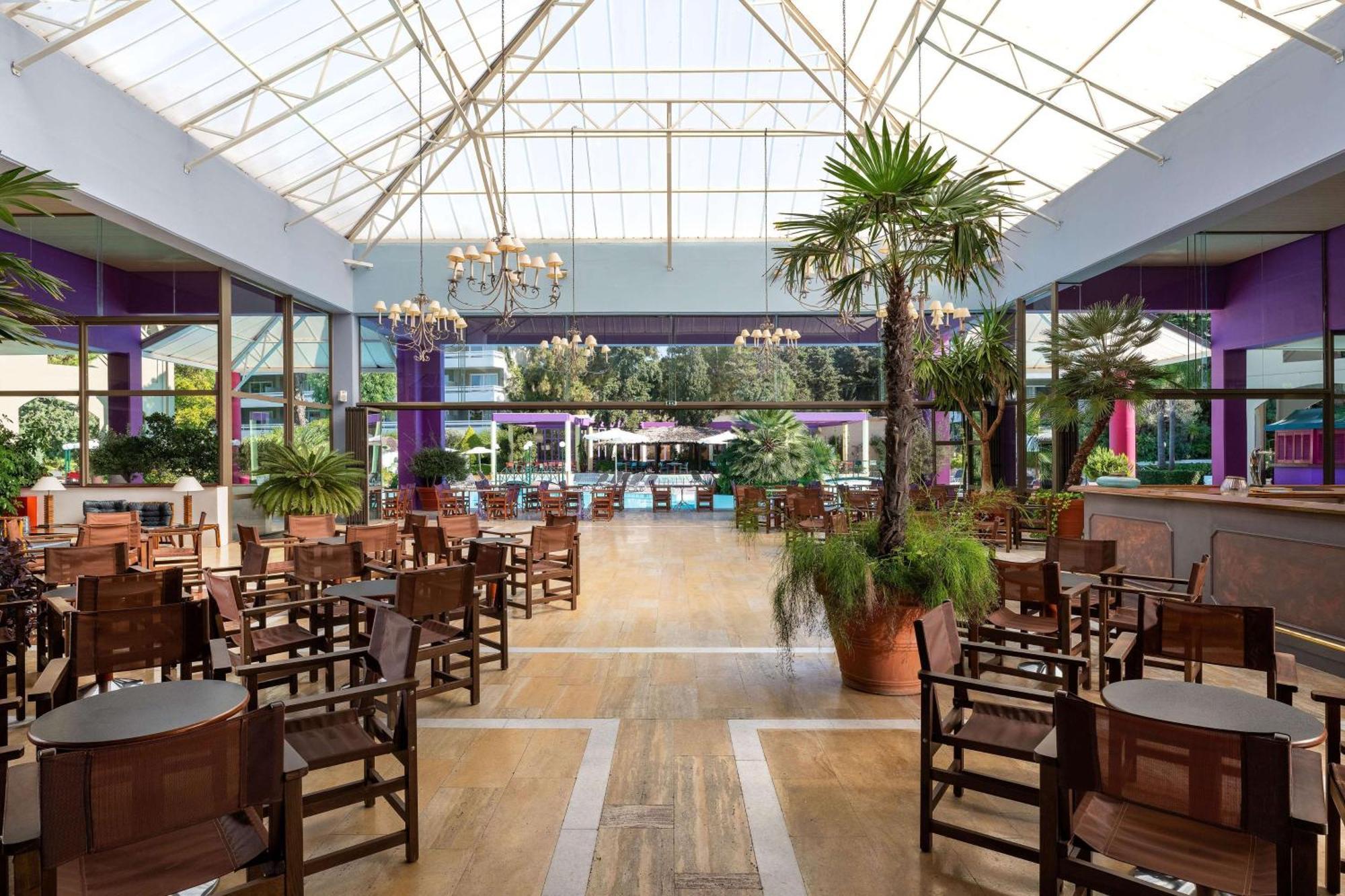 Dionysos Hotel 4*